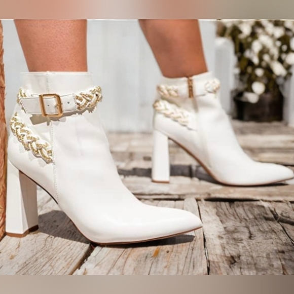 Elegant White and Gold Women's Ankle Boots - Picture 4 of 6
